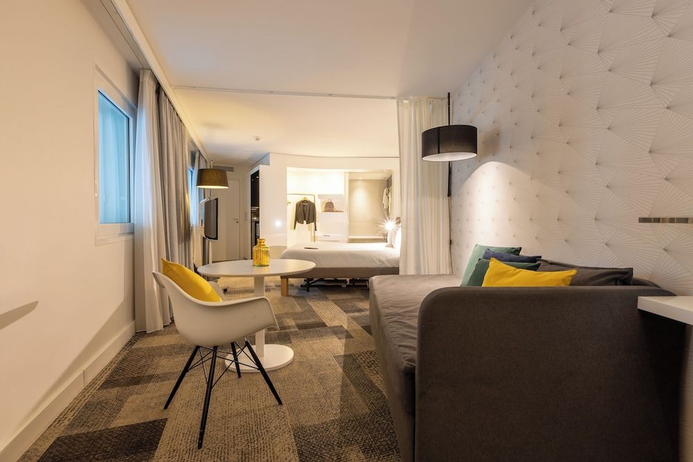 Superior Suite, 1 Queen Bed with Sofa bed