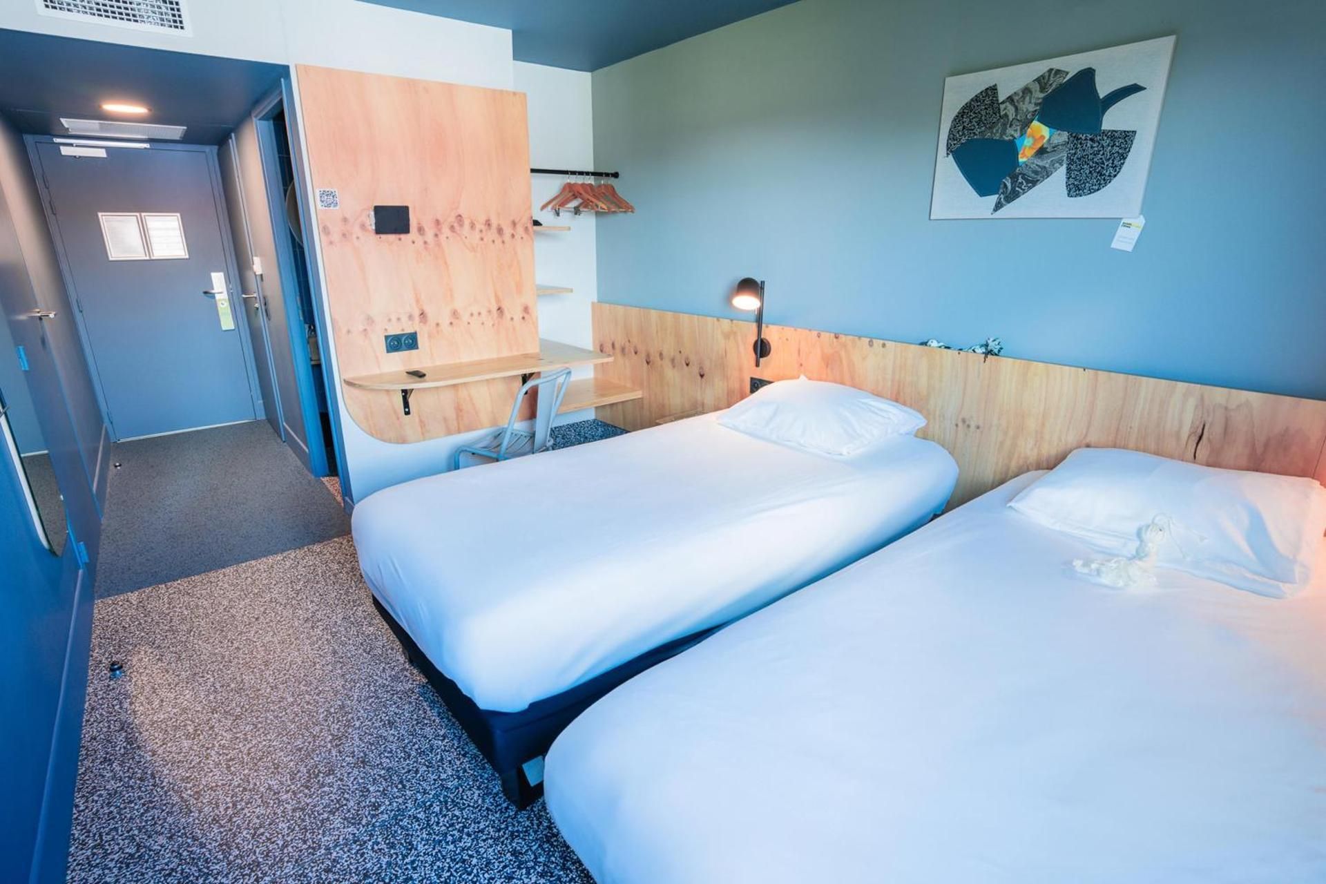 POP Room - 2 single beds