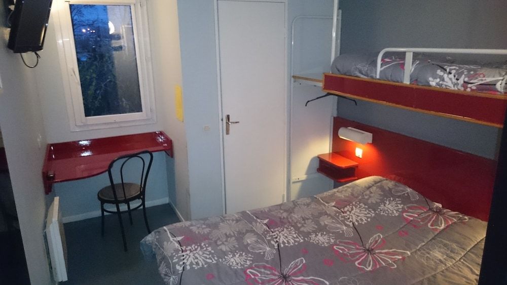 Hotel du Triangle Triple Room 3