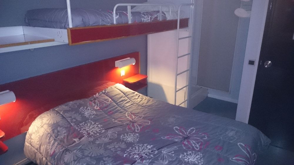 Hotel du Triangle Triple Room 2