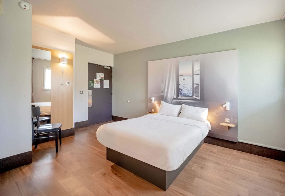 B&B HOTEL Hyères Double Room, Accessible, Non Smoking 4