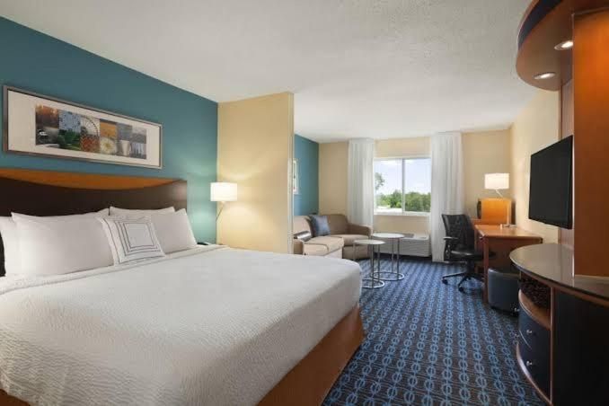 Deluxe King Suite