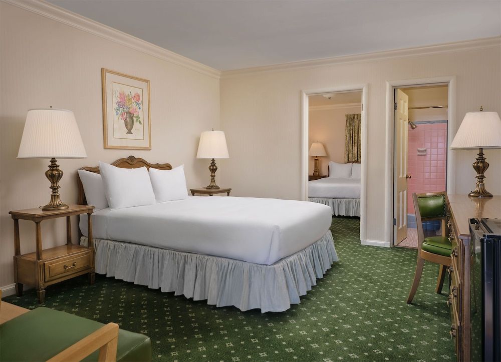 Little America Hotel Deluxe Room, 1 King Bed