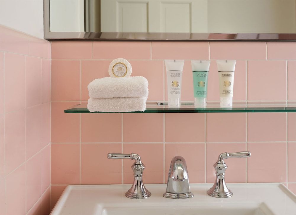 Little America Hotel Deluxe Room, 1 King Bed 11