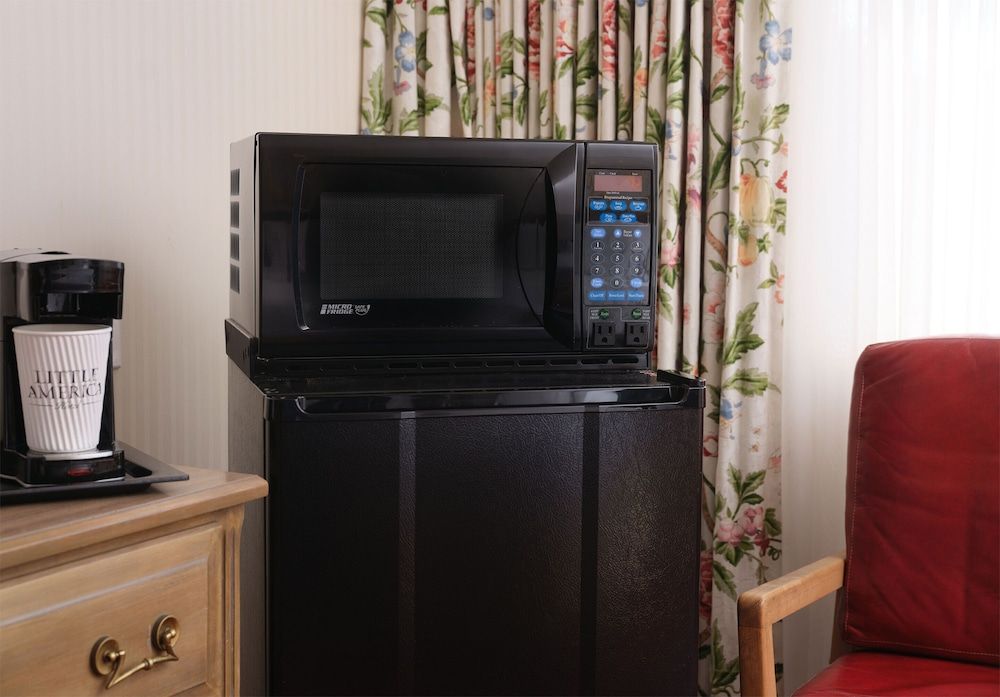 Little America Hotel Deluxe Room, 1 King Bed 13