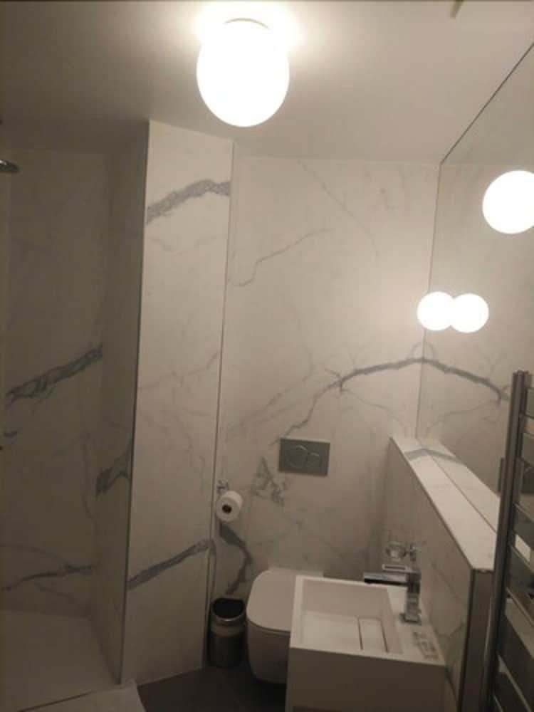 Hotel Ferney République Double Room 5