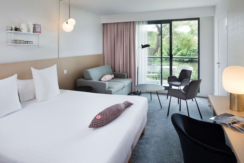 Standard Room, 2 Queen Beds, Lake View (Twin bed on request;with Sofabed)
