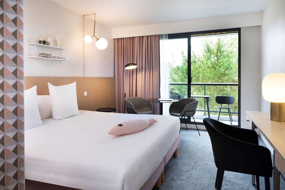 Superior Room, 1 Queen Bed, Lake View (Twin bed on request)