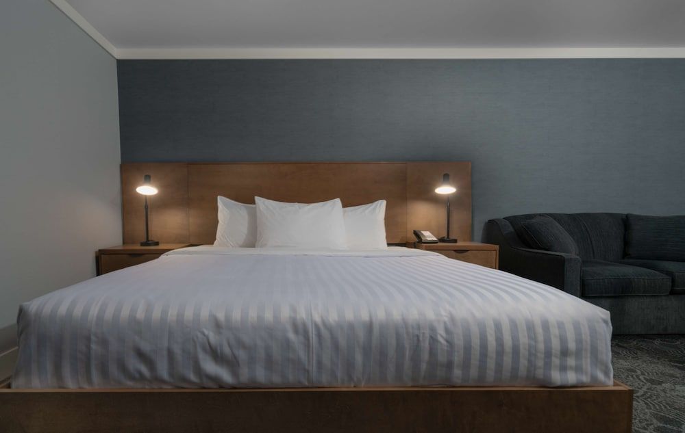 undefined Prestige Kamloops Hotel, WorldHotels Crafted 4