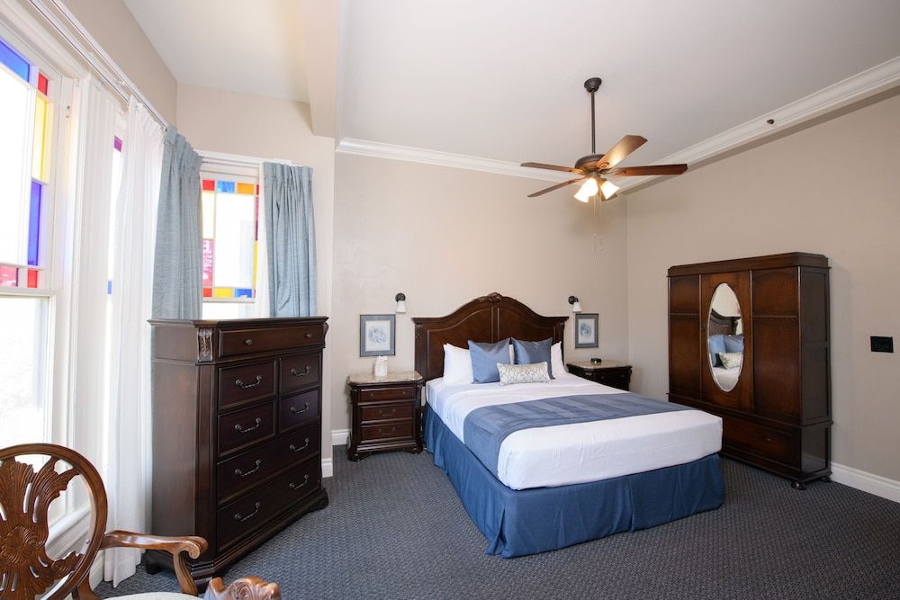 The Horton Grand, Downtown/Gaslamp Quarter Room, 1 King Bed, Fireplace, City View 4
