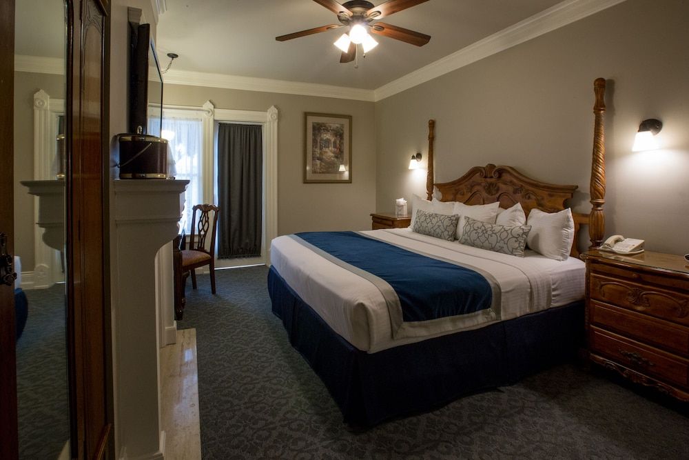 The Horton Grand, Downtown/Gaslamp Quarter Room, 1 King Bed, Fireplace, City View 2