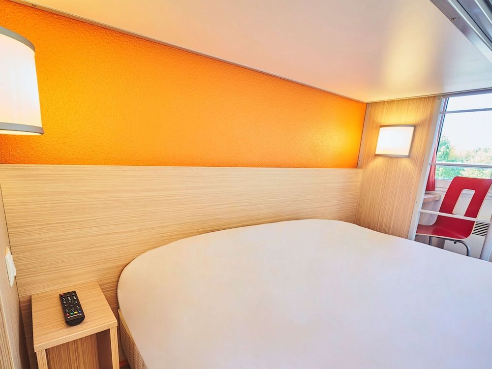 Première Classe Nantes Sud - Rezé Aéroport Standard Room, Multiple Beds (1 Double and 1 Single bed) 4