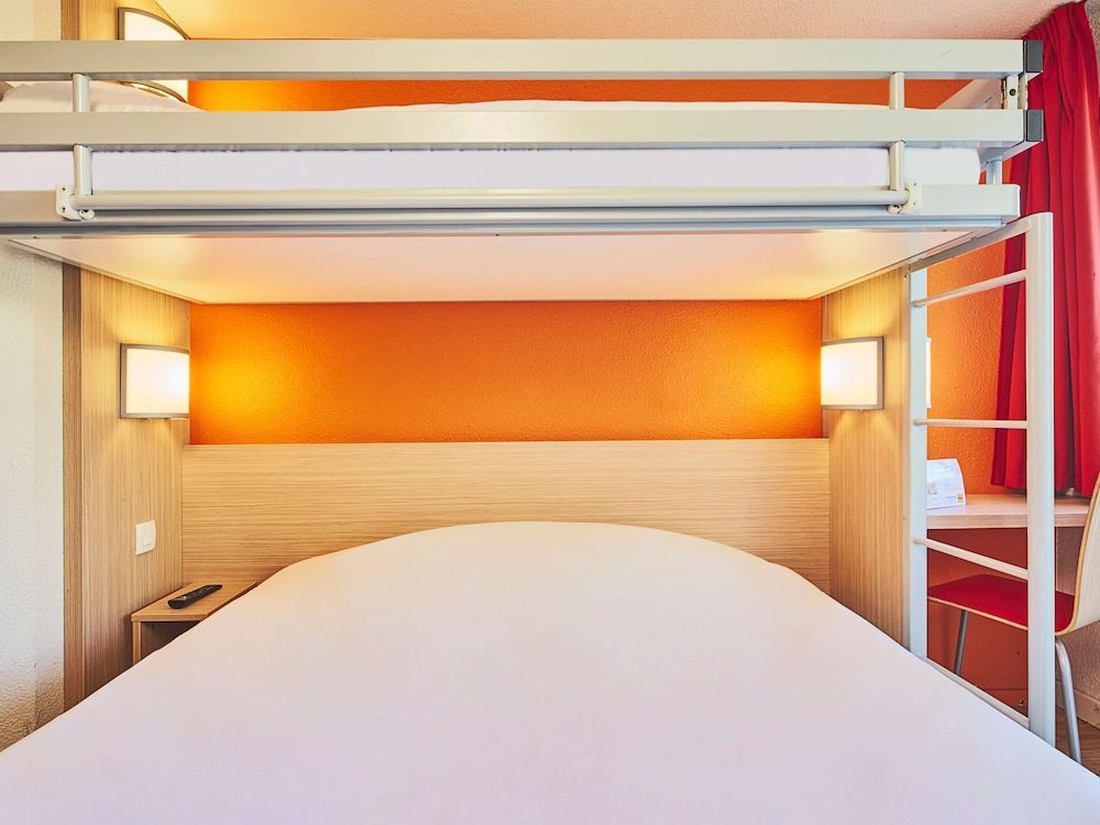 Première Classe Nantes Sud - Rezé Aéroport Standard Room, Multiple Beds (1 Double and 1 Single bed) 3