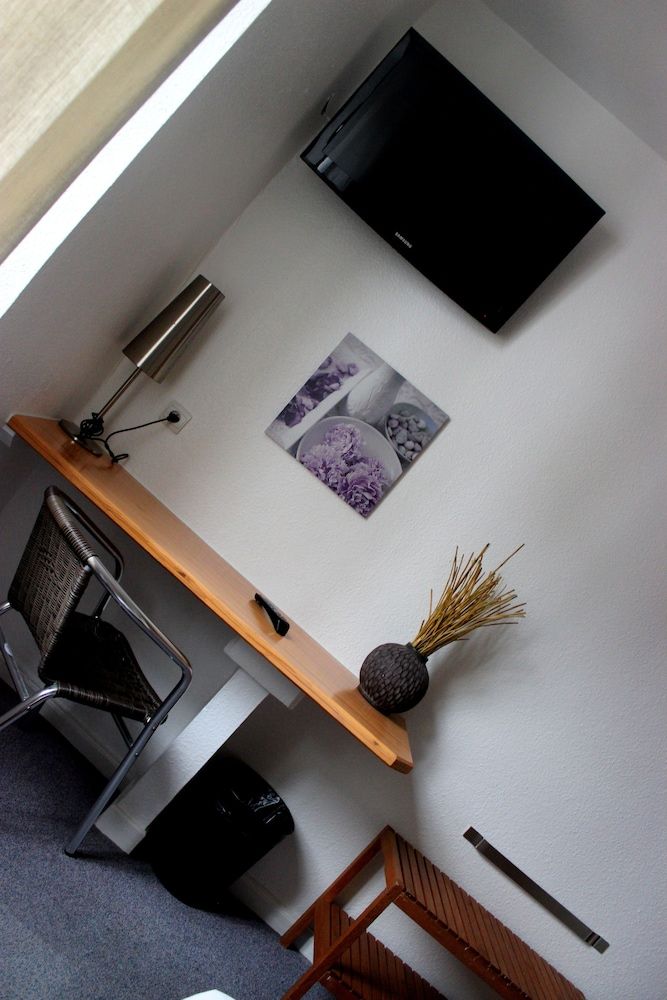 Hôtel La Maison Rouge Double or Twin Room 13