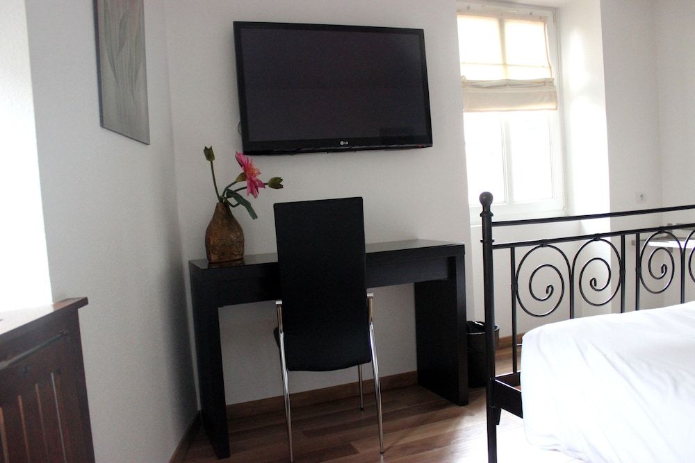 Hôtel La Maison Rouge Double or Twin Room 14