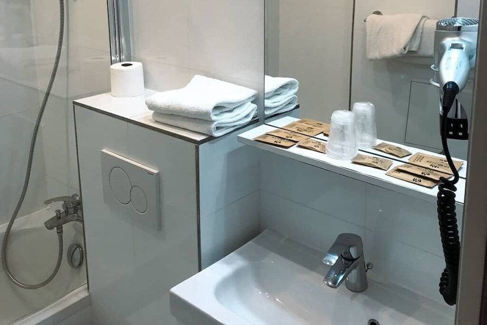 Hotel Flor Rivoli Standard Twin Room 4