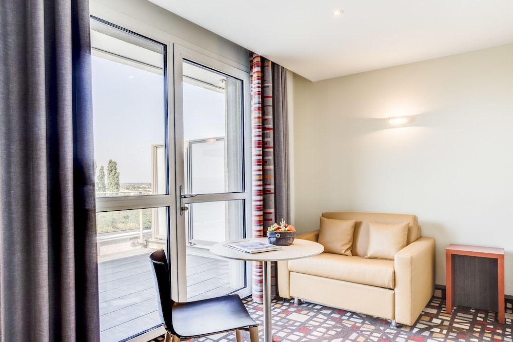 Hôtel ParKest Superior Double or Twin Room, Accessible, Bathtub 5