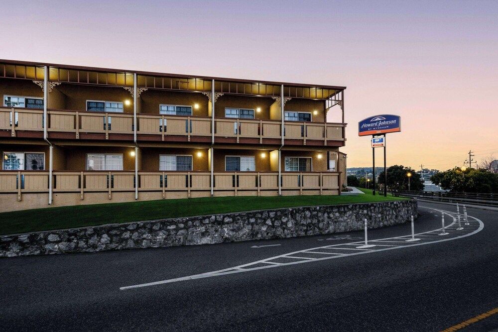 undefined Howard Johnson by Wyndham Santa Cruz 8