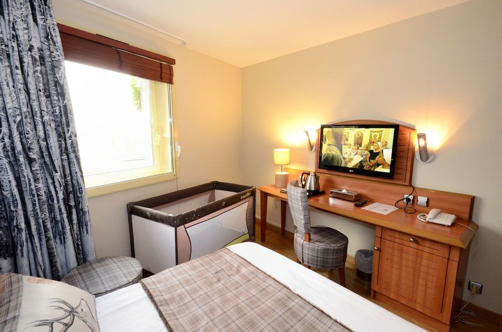 Green Hôtels Confort Paris 13 Classic Double or Twin Room 6