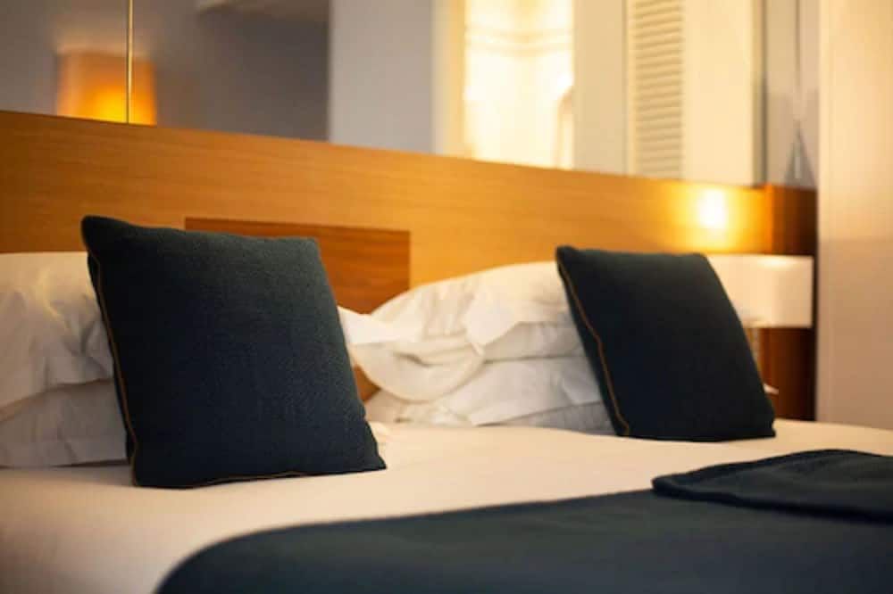 undefined Hotel Pavillon Bastille 2