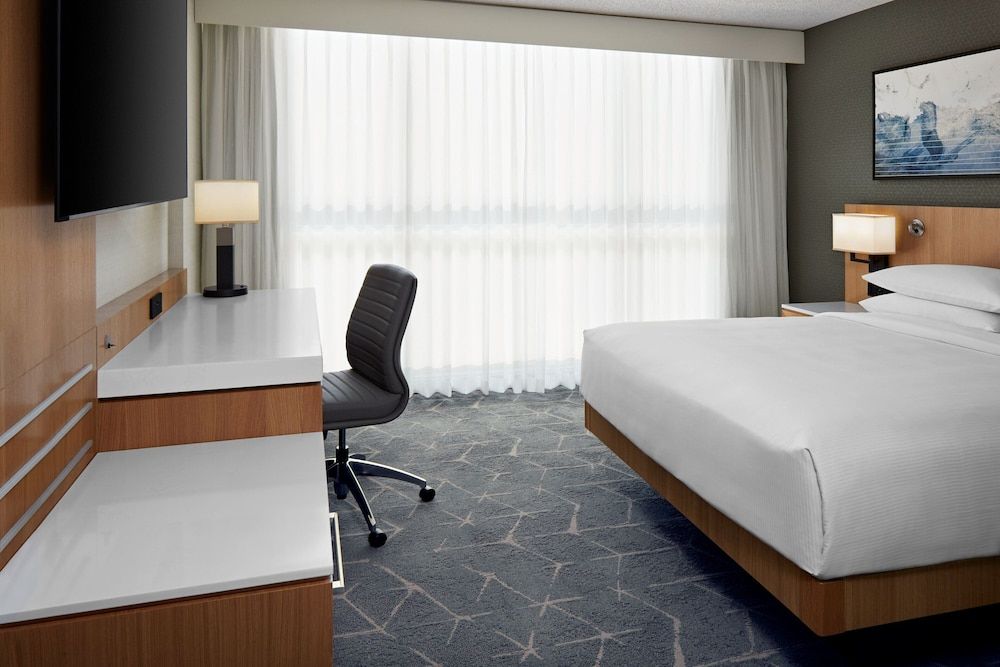 undefined Delta Hotels by Marriott Calgary Airport In-Terminal 4