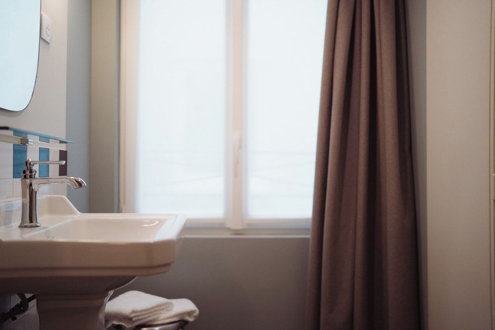 Lala Hotel Standard Double Room Courtyard 3