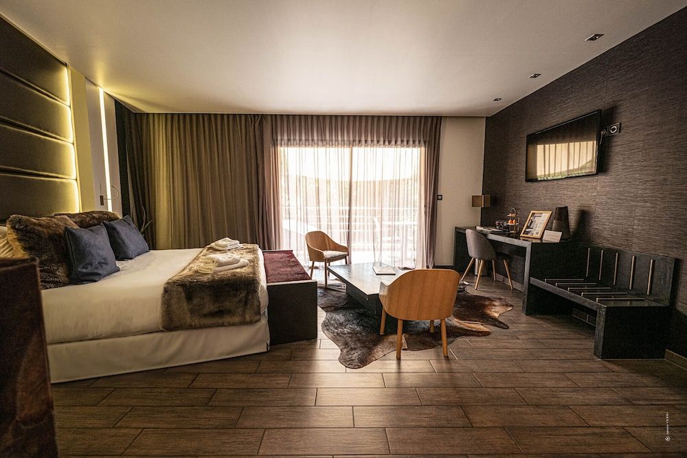Junior Double or Twin Room, Non Smoking, Bathtub