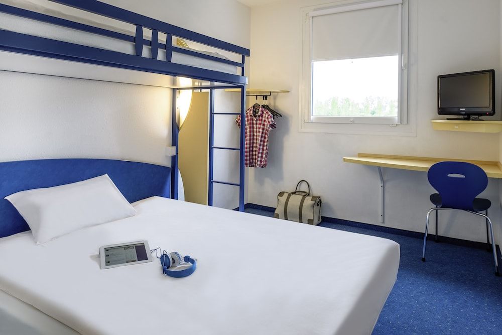 Triple Room, Multiple Beds