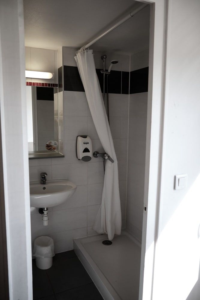 Hotel Première Classe Metz Nord - Talange Standard Room, 3 Twin Beds 5