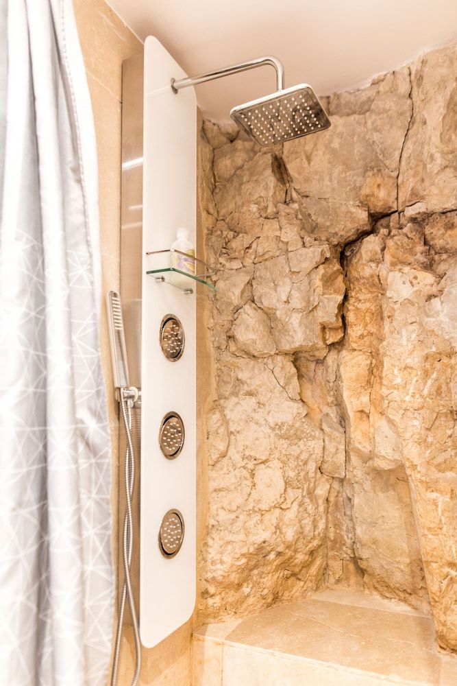 Le Mas des Roches Standard Double Room, Ensuite (Chambre Roches)