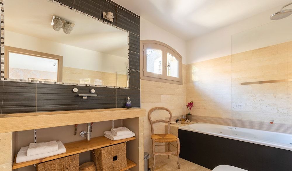 Le Mas des Roches Luxury Suite, Ensuite, Garden View (Terrasse ombragée King) 6