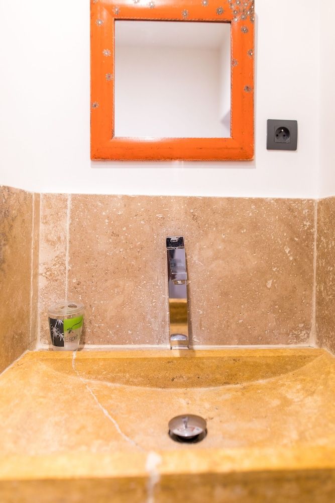 Le Mas des Roches Standard Double Room, Ensuite (Chambre Roches) 2