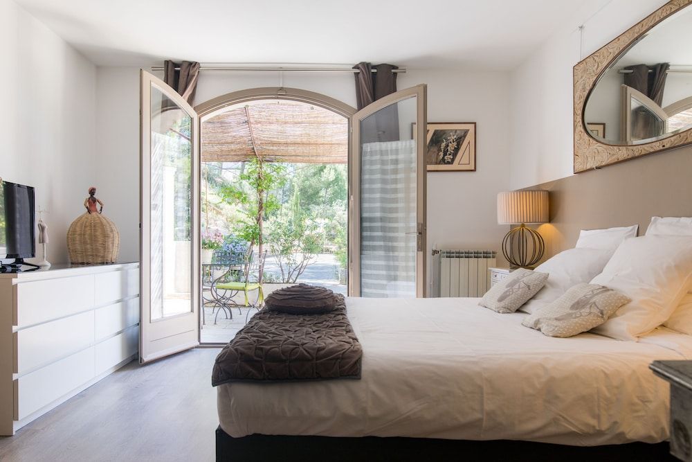 Le Mas des Roches Luxury Suite, Ensuite, Garden View (Terrasse ombragée King) 2