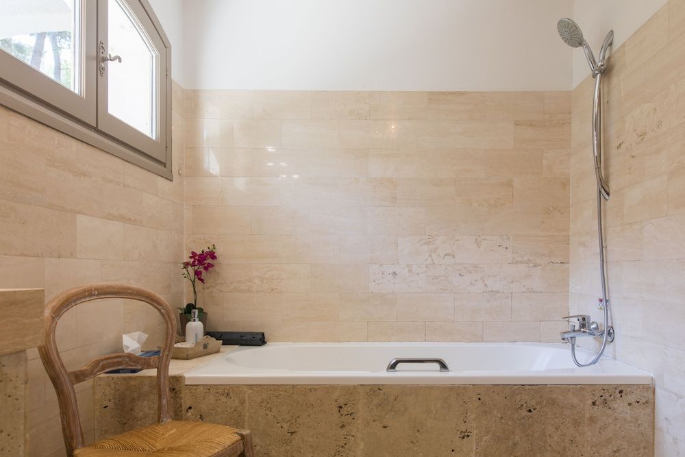 Le Mas des Roches Luxury Suite, Ensuite, Garden View (Terrasse ombragée King) 5