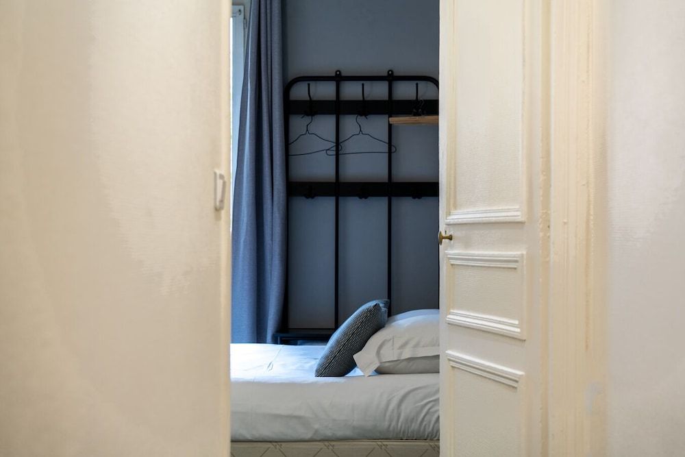 Nouvel Hôtel Paris Standard Double Room 15