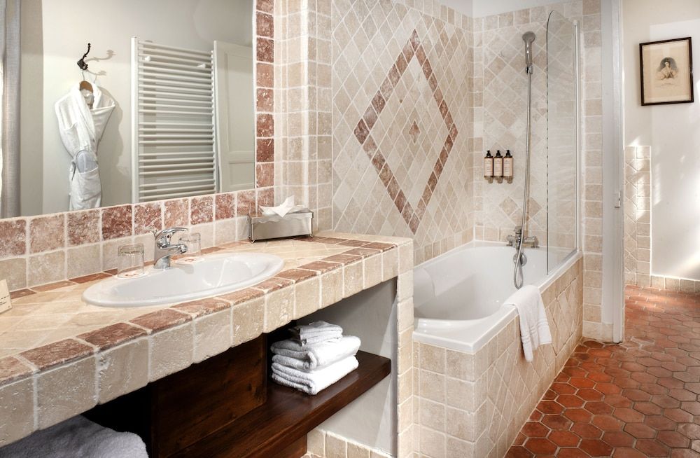 Suite (Private House)