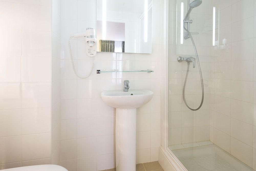 undefined Hotel Beaurepaire 8