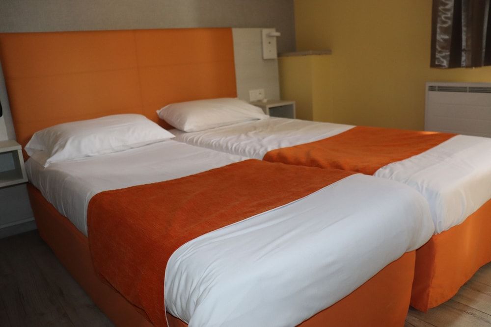 Classic Room (With Twin Beds)
