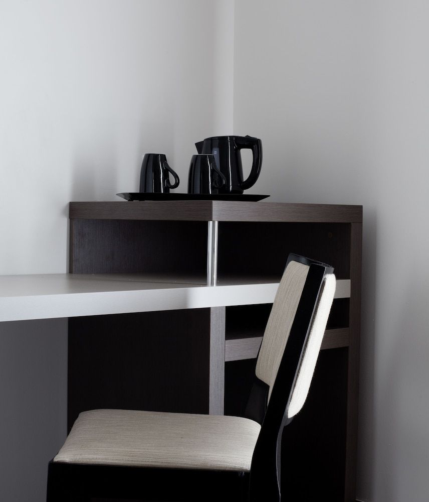 Brit Hotel de Grignan Premium Twin Room 5