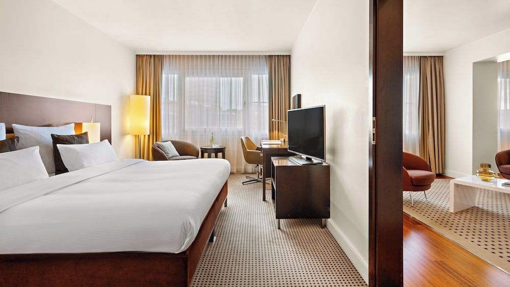 Grand Suite, 1 King Bed (Quiet High Floor)
