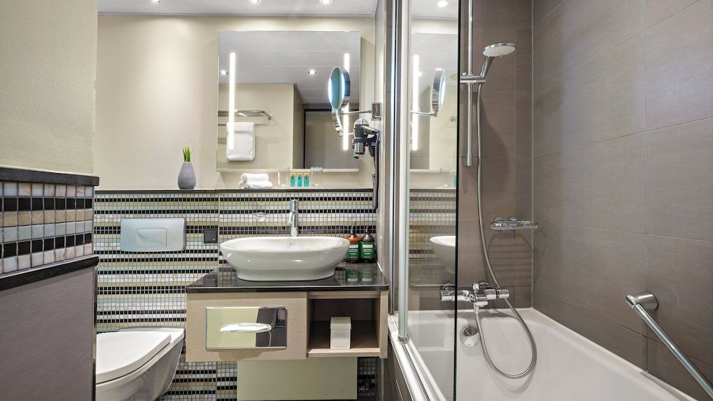 Crowne Plaza Berlin City Centre by IHG Standard Room 8