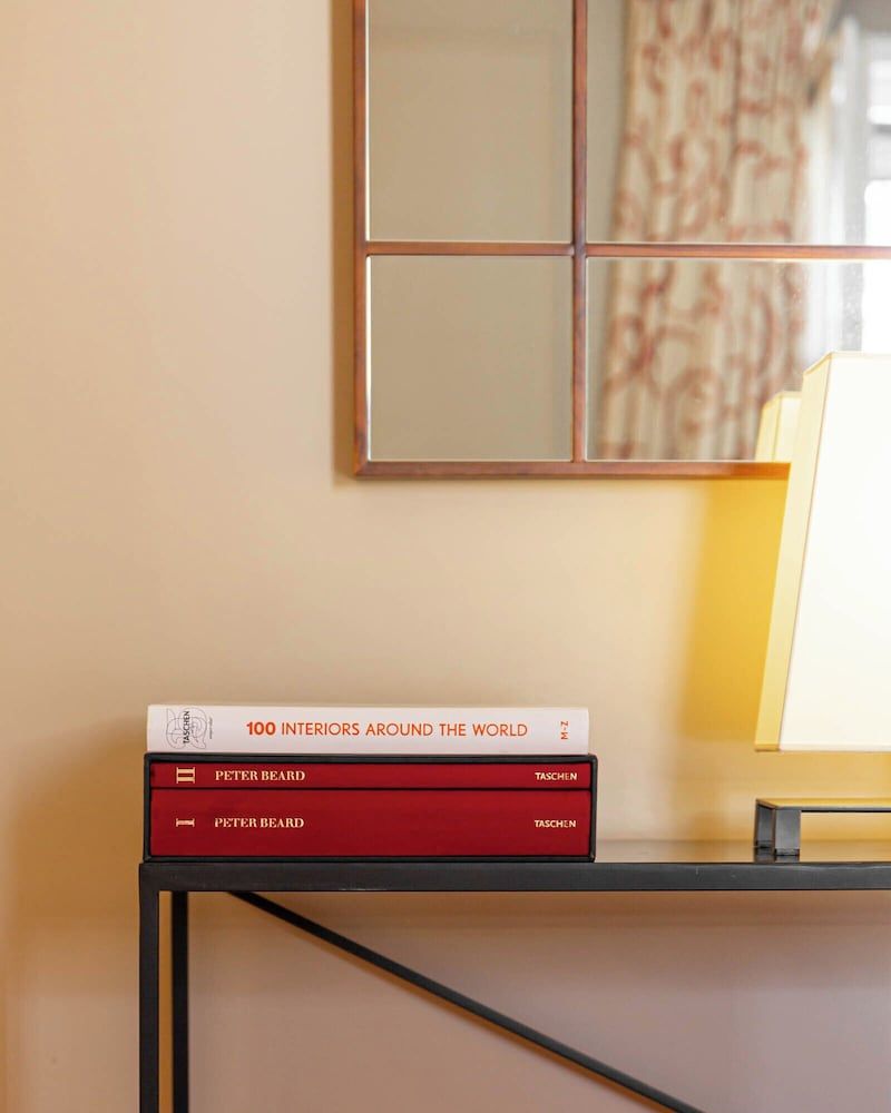 Le Burgundy Paris Deluxe Room 8