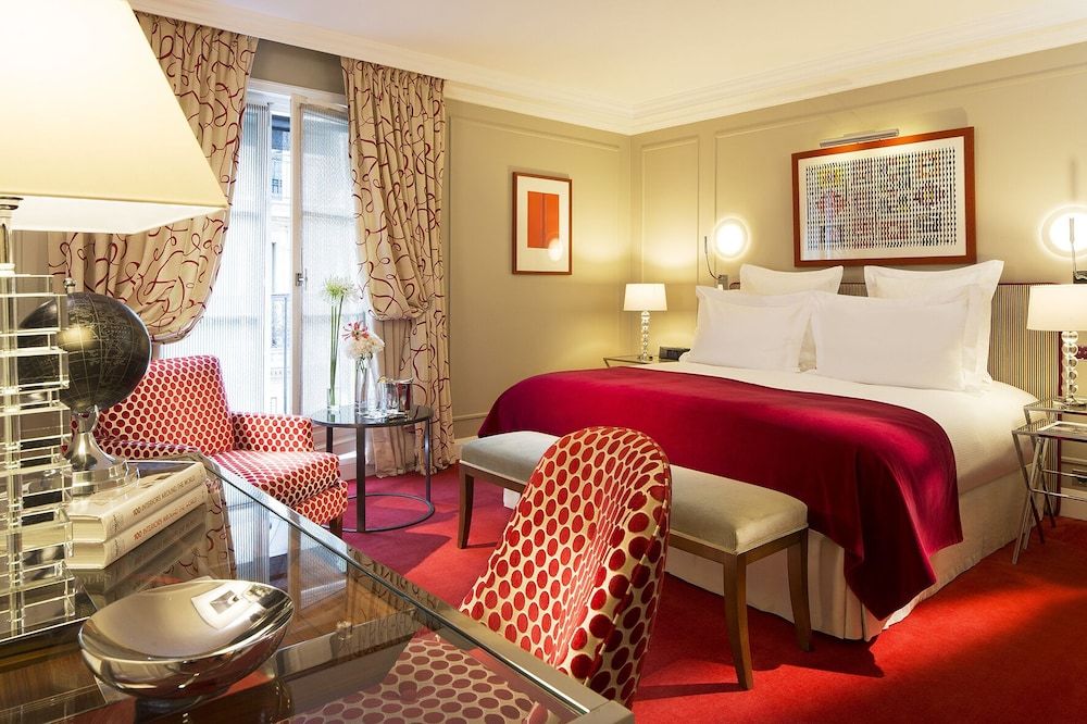 Le Burgundy Paris Deluxe Room