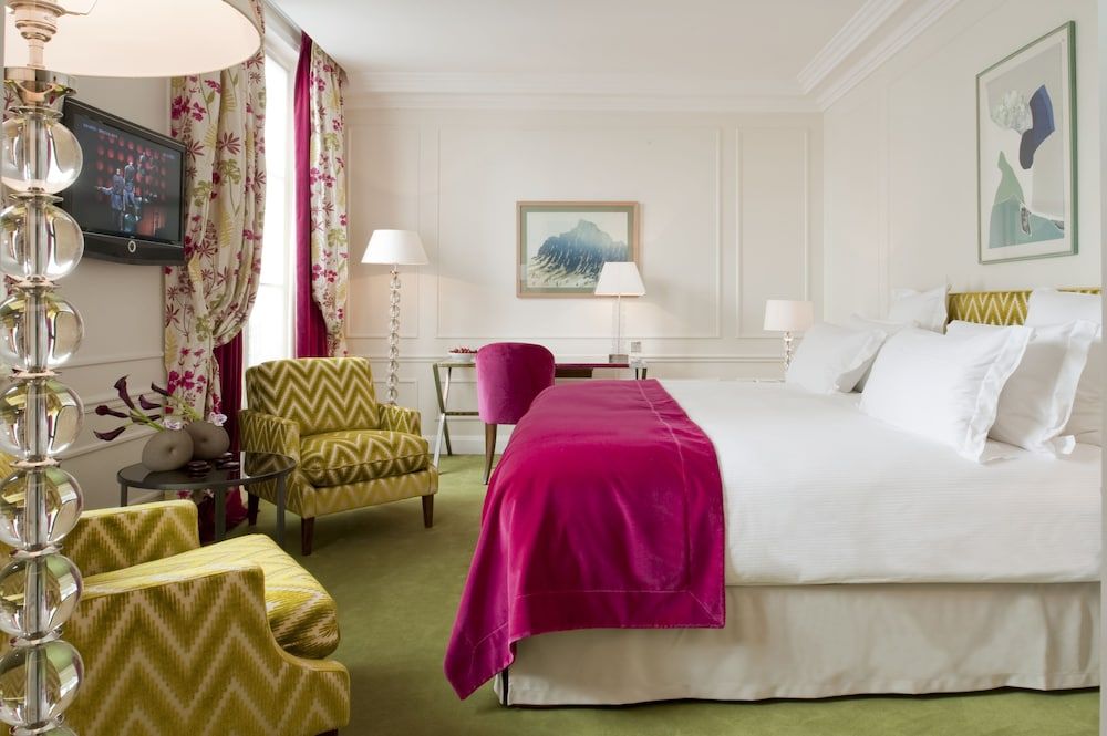 Le Burgundy Paris Deluxe Room 4