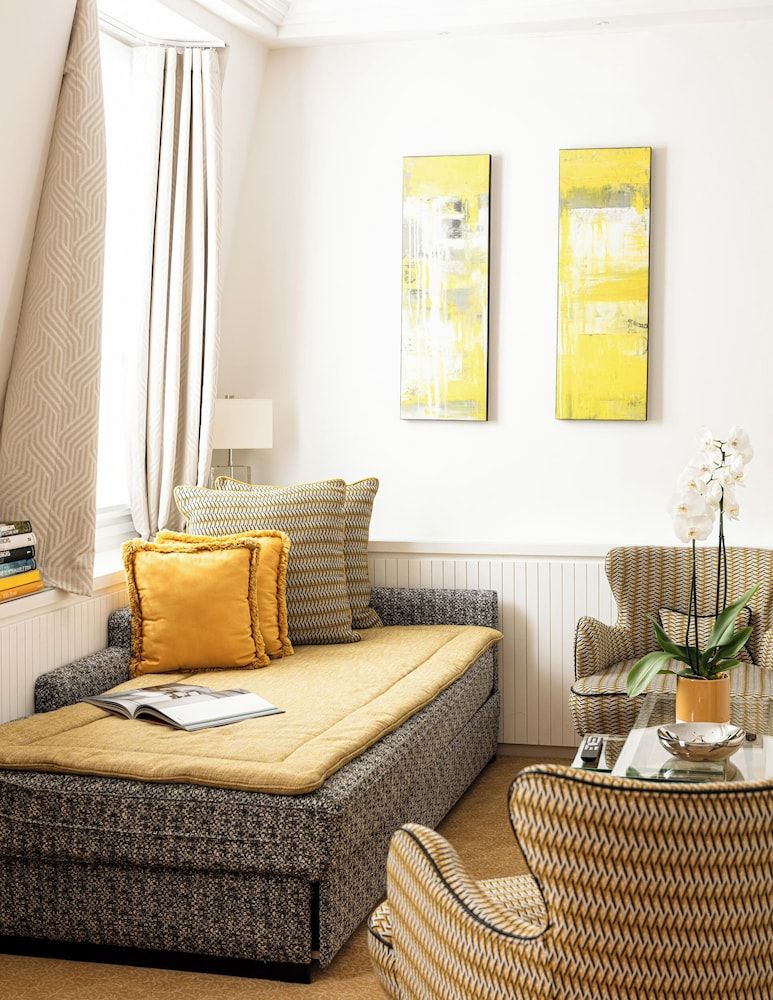 undefined Le Burgundy Paris 9