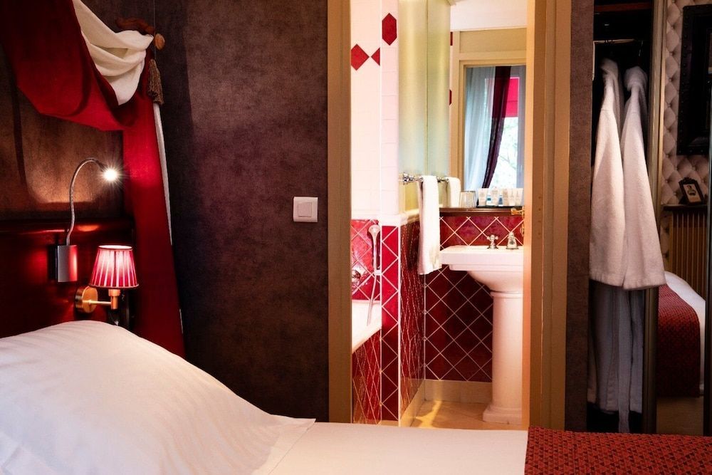 Hotel Britannique Traditional Room 3