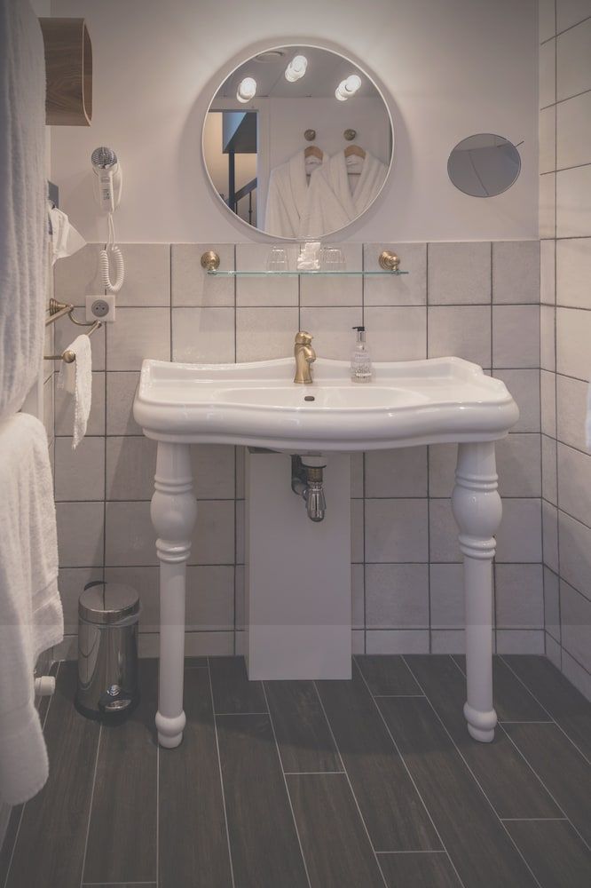 Le Magic Hall Deluxe Room 13