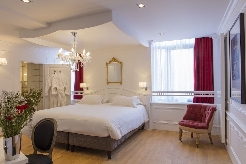 Le Magic Hall Deluxe Room 4