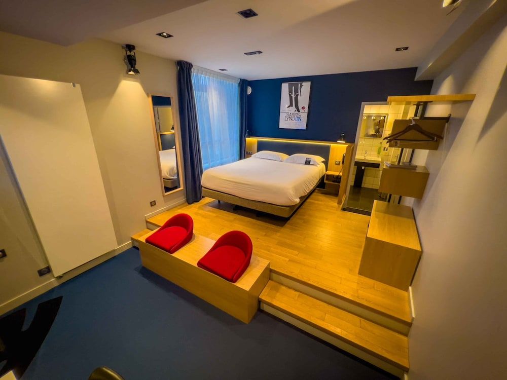 Le Magic Hall Superior Room 4