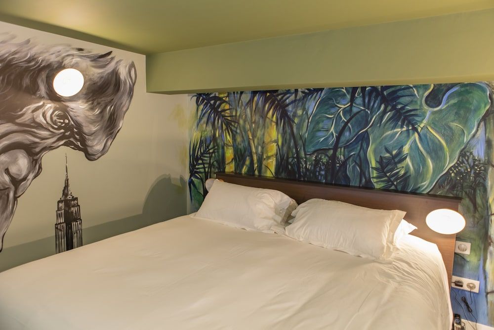 Le Magic Hall Deluxe Room 3